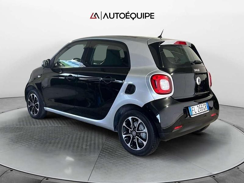 Usata Smart ForFour Passion 71 CV (52 kW) 2017 Nero Utilitaria