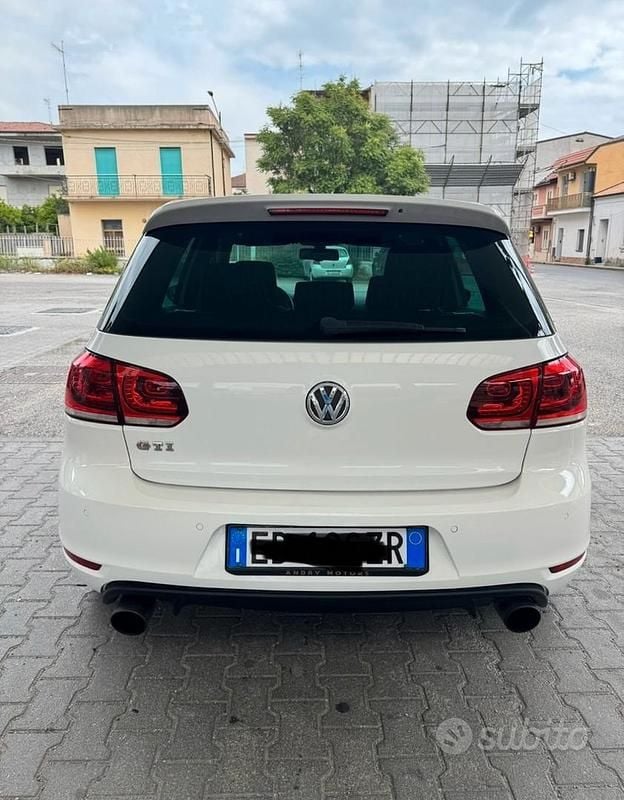 Usata VW Golf VI GTI 210 CV (154 kW) 2011 Bianco Utilitaria