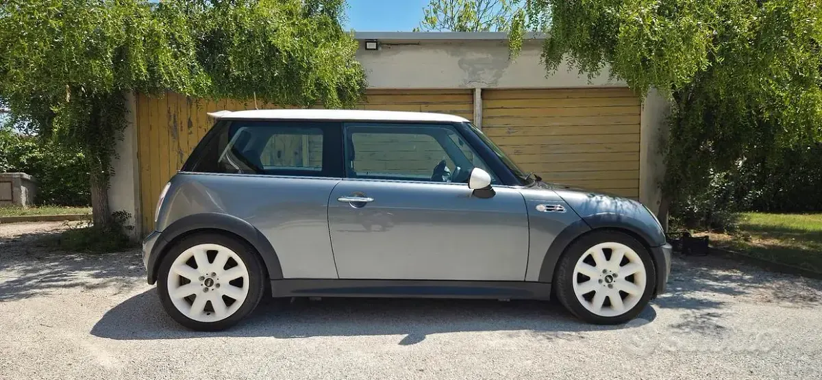 Usata Mini Cooper S 170 CV (125 kW) 2004 Grigio Utilitaria