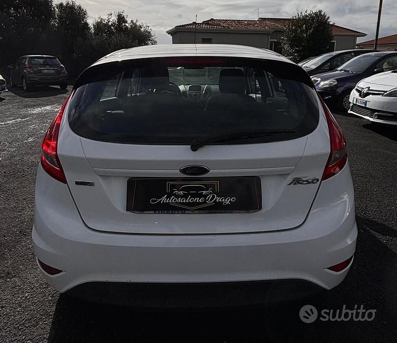 Usata Ford Fiesta Titanium 95 CV (69 kW) 2010 Bianco Berlina