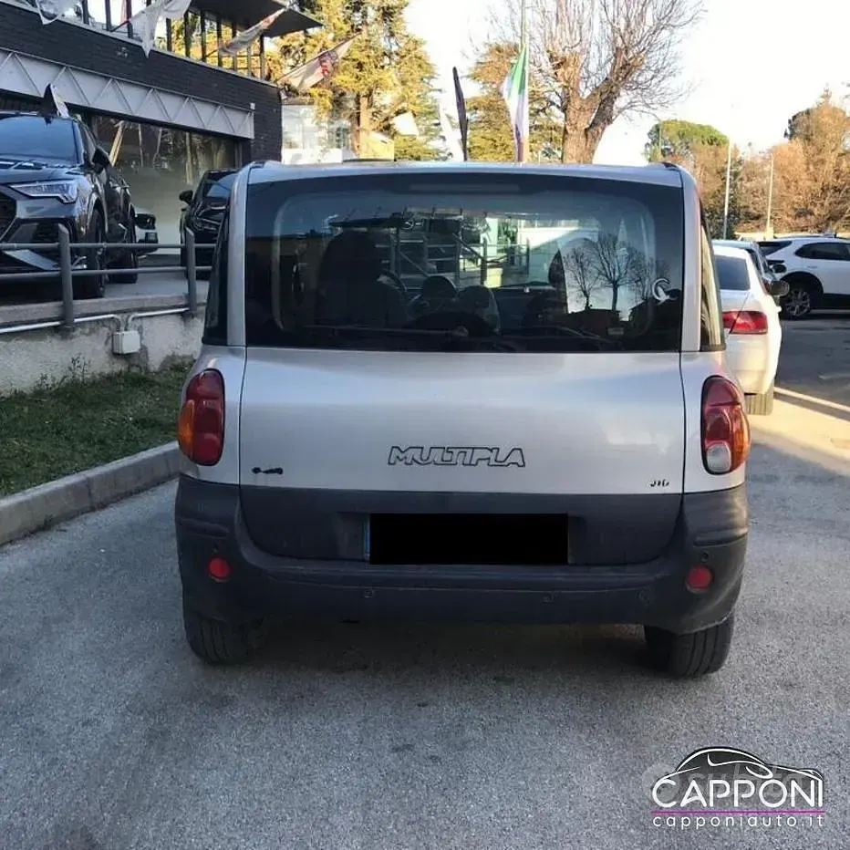 Usata Fiat Multipla 110 CV (80 kW) 2001 Grigio Monovolume