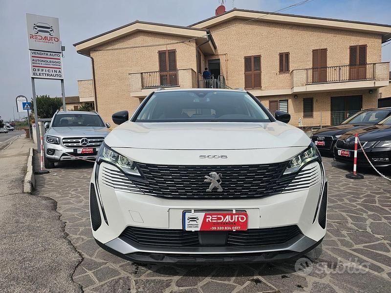 Usata Peugeot 5008 Allure 131 CV (96 kW) 2022 Bianco SUV
