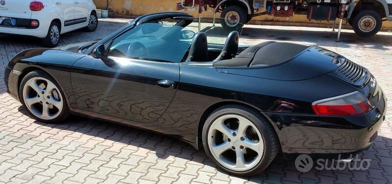 Usata Porsche 911 Carrera 4 Cabriolet 300 CV (220 kW) 2001 Nero Cabrio