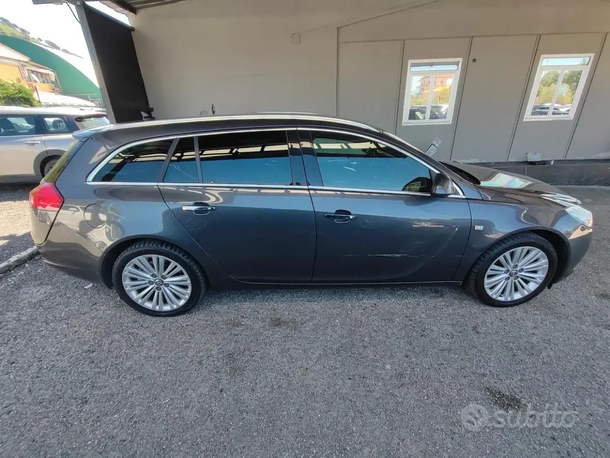 Usata Opel Insignia Cosmo 160 CV (117 kW) 2011 Grigio Station wagon