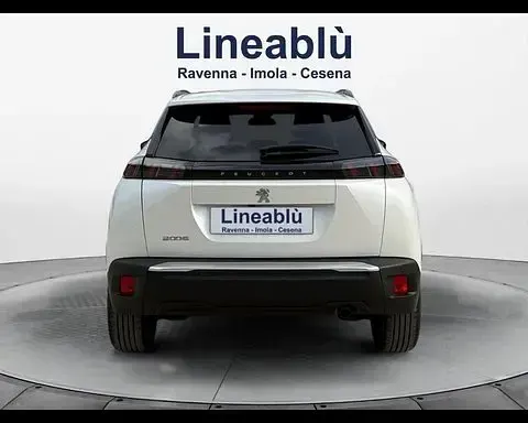Usata Peugeot 2008 Allure 102 CV (75 kW) 2023 Bianco SUV