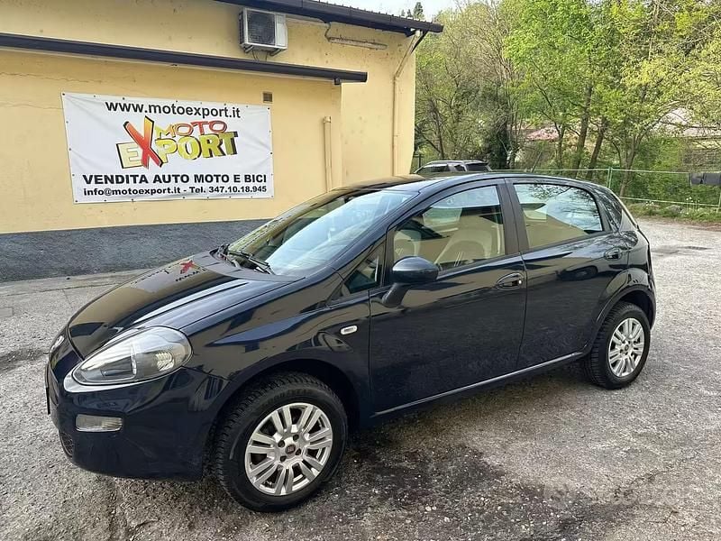 Usata Fiat Punto Evo Active 69 CV (50 kW) 2012 Blu Utilitaria