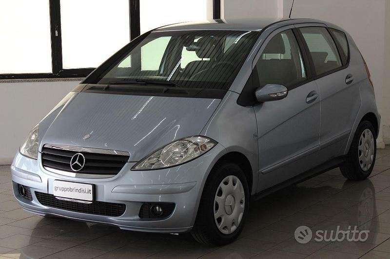 Usata Mercedes A180 109 CV (80 kW) 2008 Grigio chiaro Utilitaria