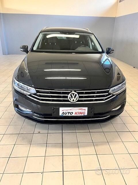 Grigio Usata 2020 VW Passat Business Station wagon | 13.400 € (Buon prezzo) - Immagine 1/4