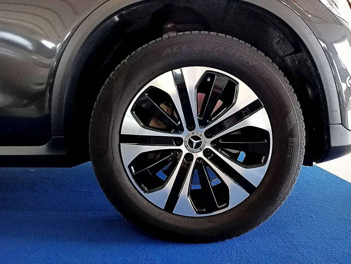 Usata Mercedes GLC300 Premium 245 CV (180 kW) 2021 Grigio SUV