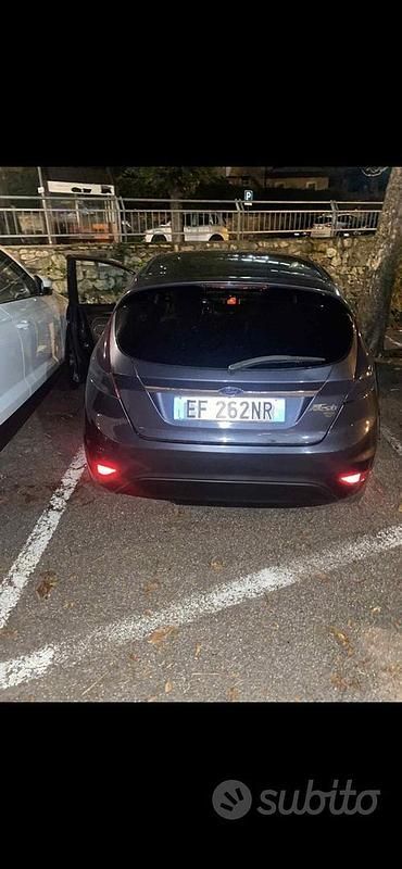 Usata Ford Fiesta 96 CV (70 kW) 2010 Blu Utilitaria