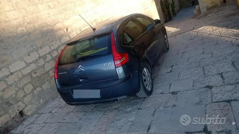 Usata Citroën C4 90 CV (66 kW) 2005 Grigio Berlina