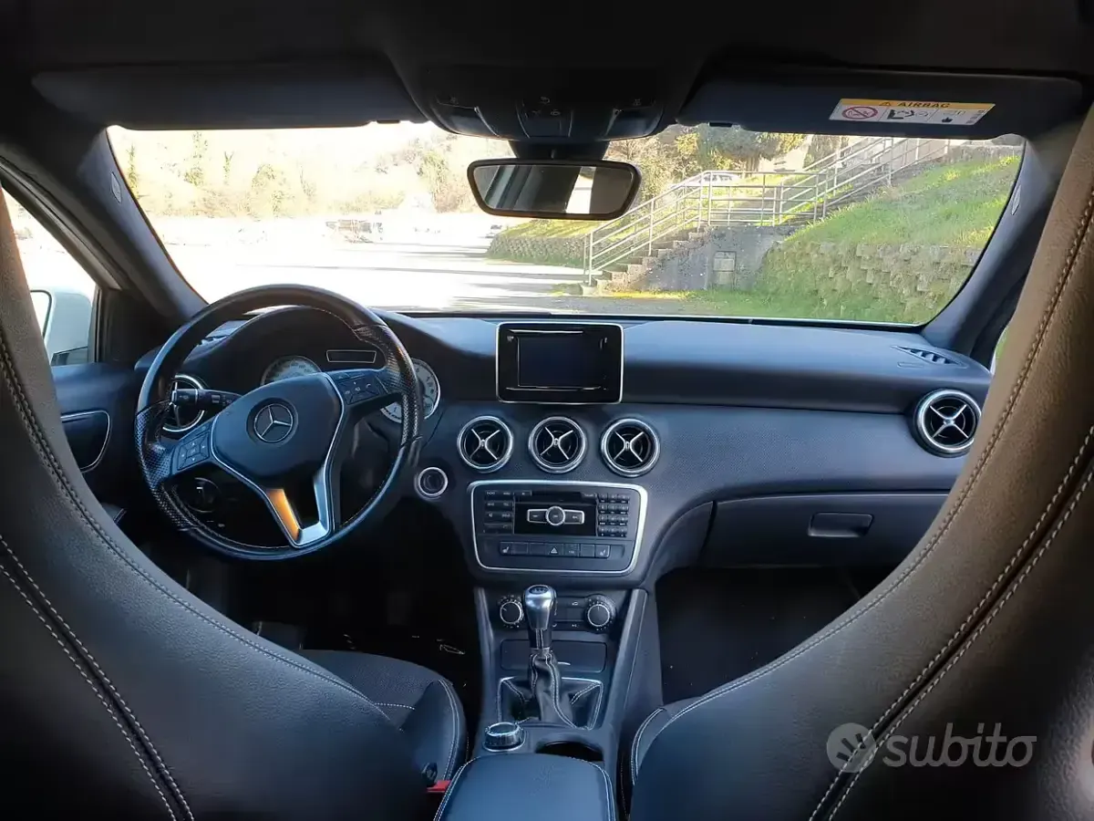 Usata Mercedes A180 122 CV (89 kW) 2015 Bianco Utilitaria