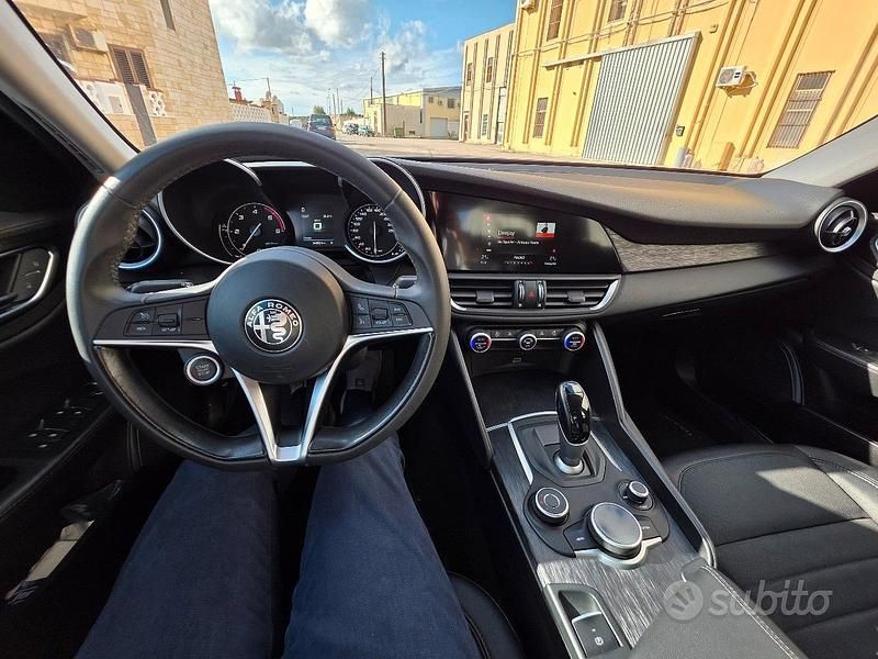 Brugt Alfa Romeo Giulia 160 HK (117 kW) 2020 Grå Sedan