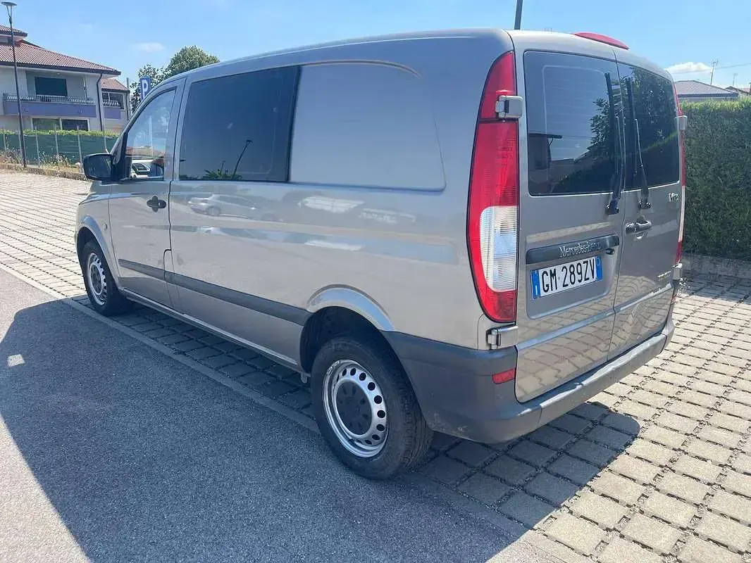 Usata Mercedes Vito 95 CV (69 kW) 2013 Grigio Furgone