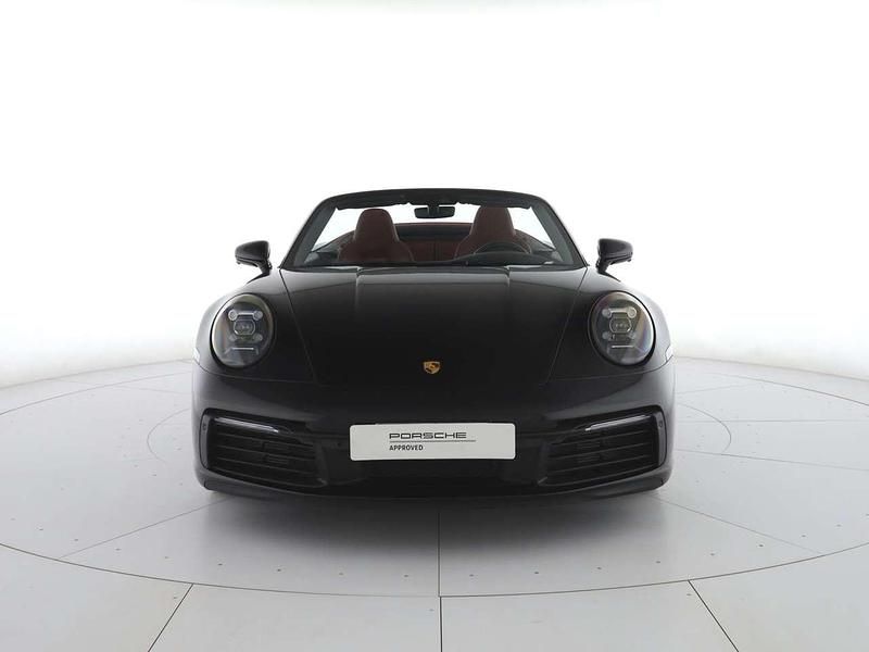 Usata Porsche 911 Carrera Cabriolet 385 CV (283 kW) 2024 Nero jet metallizzato/capote r Cabrio