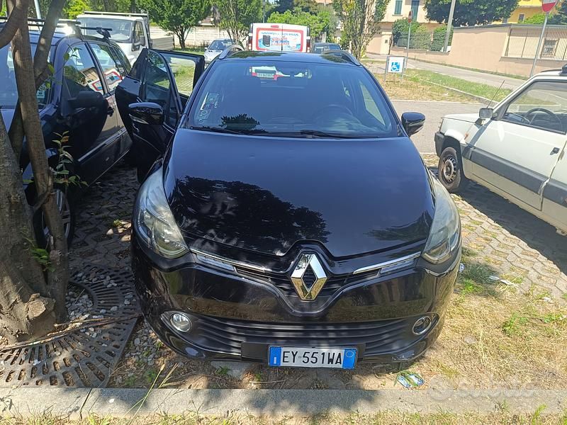 Usata Renault Clio GrandTour 75 CV (55 kW) 2015 Nero Station wagon