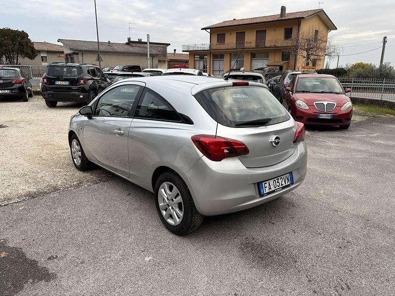 Usata Opel Corsa Cosmo 95 CV (69 kW) 2015 Argento Utilitaria