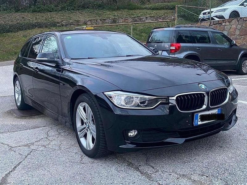 Usata BMW 320 Sport Line 184 CV (135 kW) 2012 Nero Station wagon