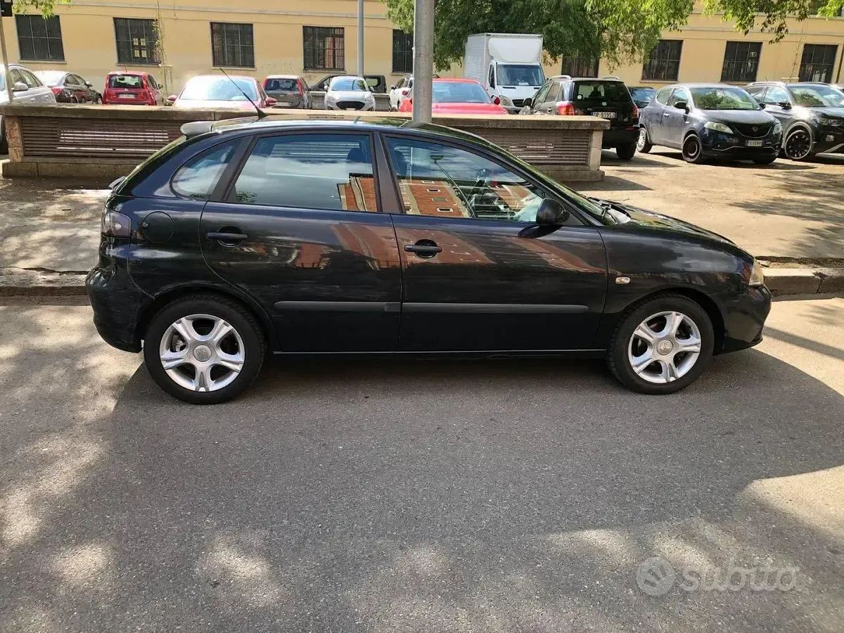 Usata Seat Ibiza 85 CV (62 kW) 2008 Nero Berlina