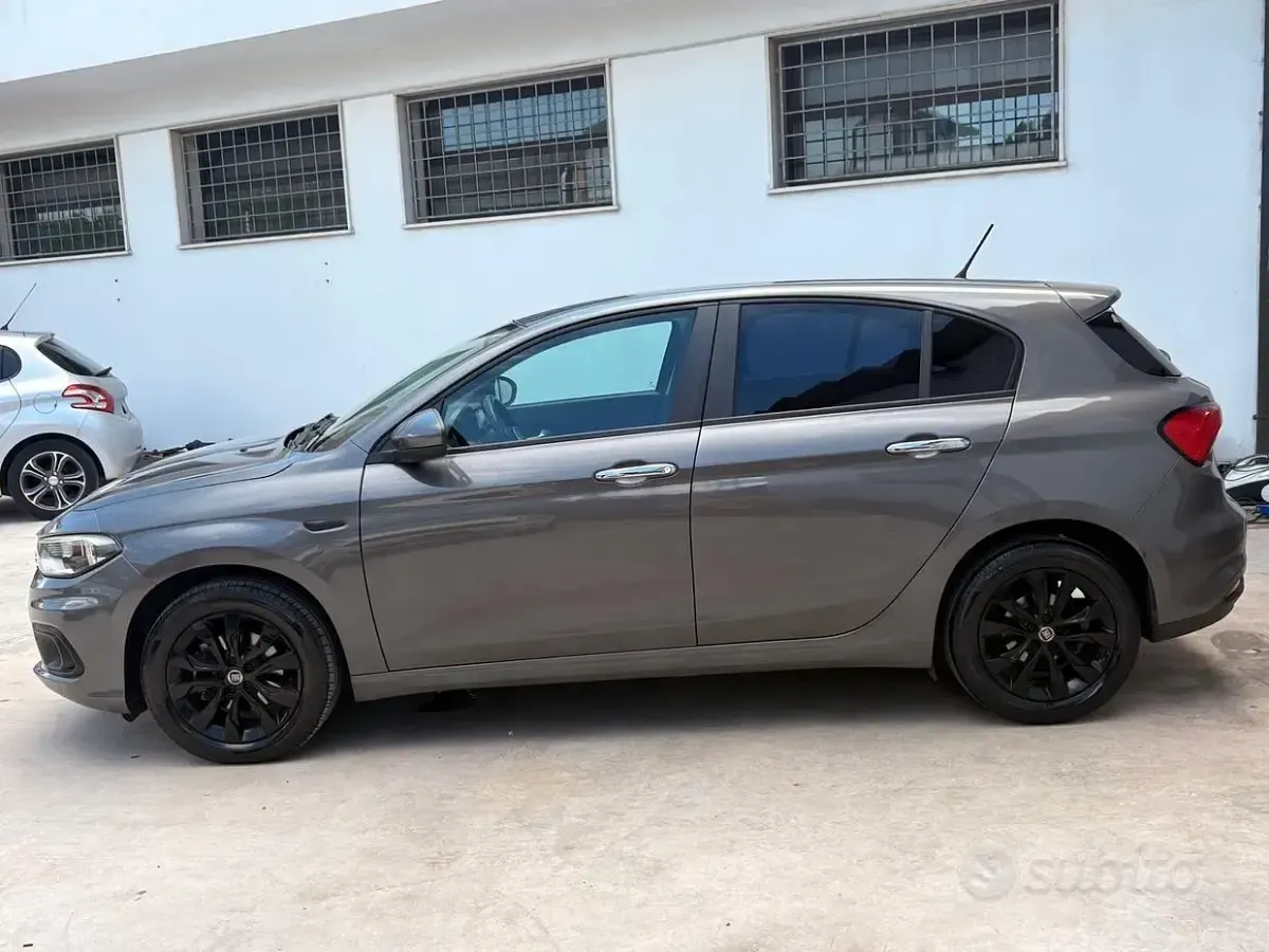 Usata Fiat Tipo S 120 CV (88 kW) 2017 Grigio Berlina