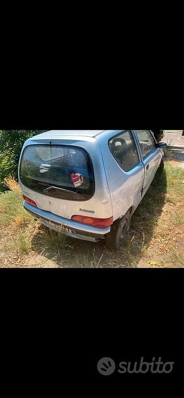 Usata Fiat 600 2000 Blu Berlina