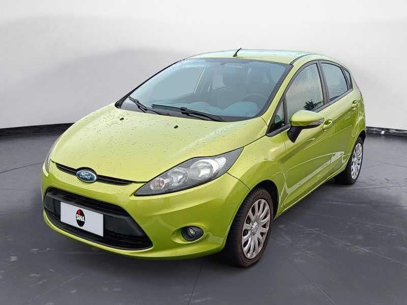 Verde Usata 2010 Ford Fiesta Ghia Utilitaria | 3501 € (Ottimo prezzo) - Immagine 1/4