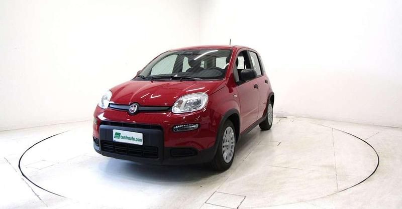 Usata Fiat Panda 69 CV (50 kW) 2024 Rosso Utilitaria