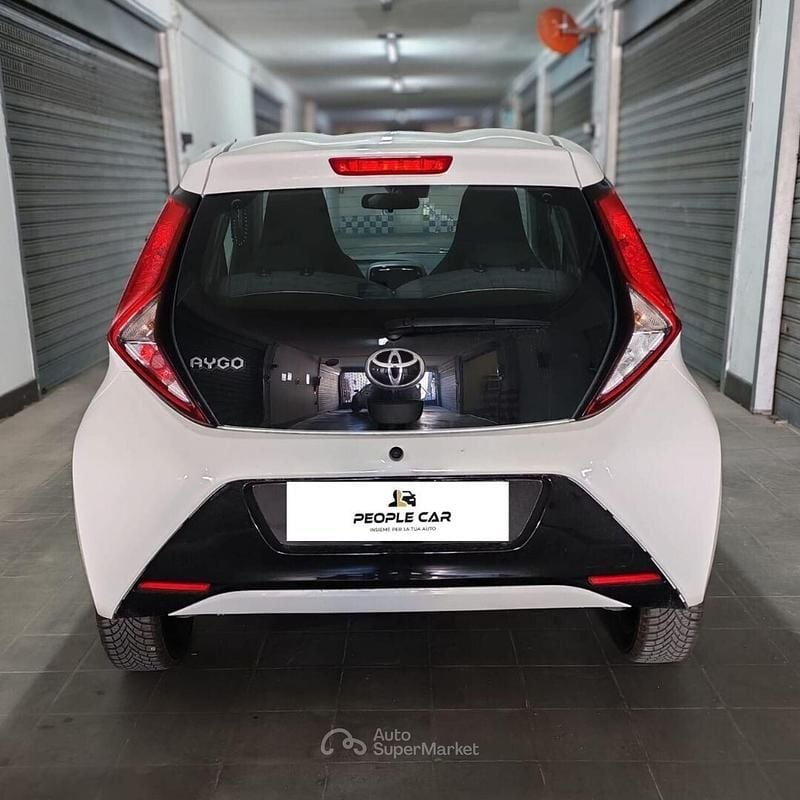 Usata Toyota Aygo 72 CV (52 kW) 2019 Bianco Utilitaria