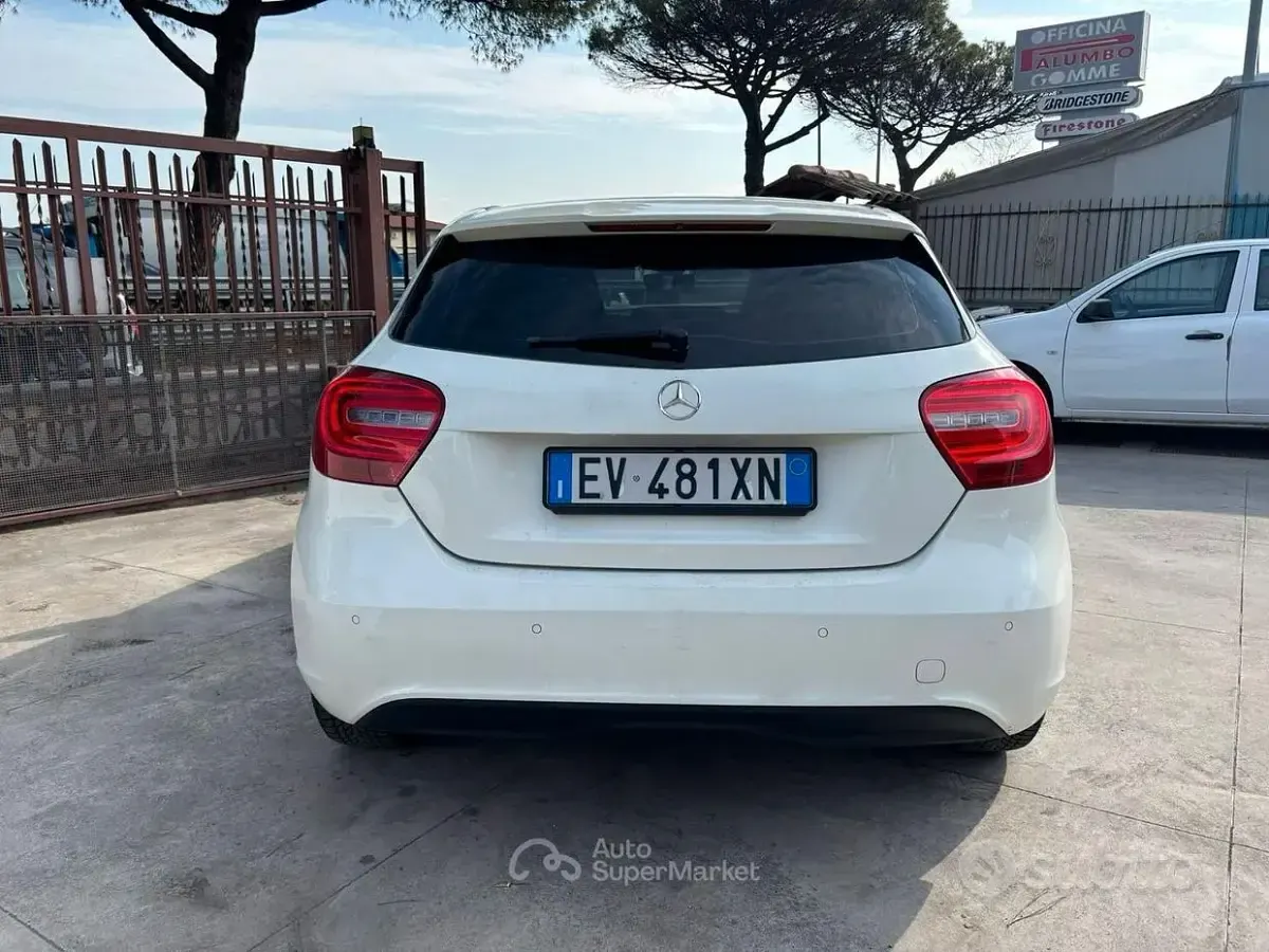 Usata Mercedes A180 110 CV (80 kW) 2013 Bianco Utilitaria