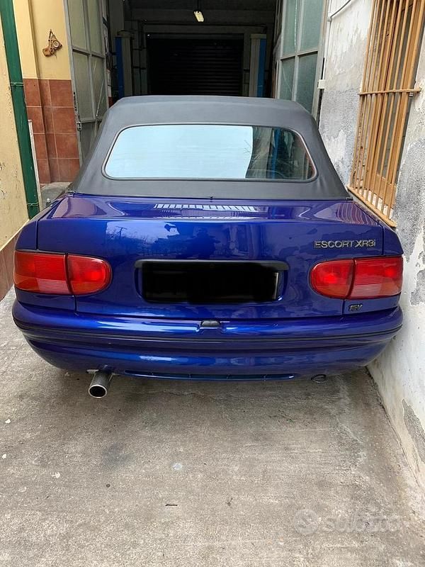 Usata Ford Escort Cabriolet 1993 Blu Cabrio