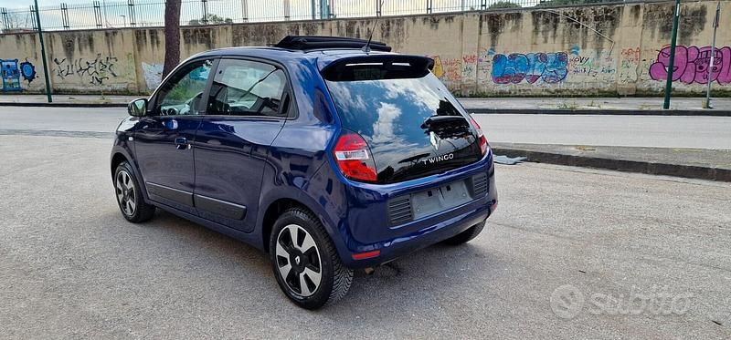 Usata Renault Twingo LIMITED 69 CV (50 kW) 2018 Viola Utilitaria
