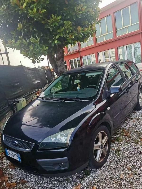 Usata Ford Focus 109 CV (80 kW) 2006 Nero Station wagon