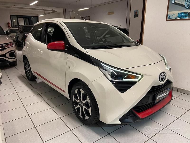 Usata Toyota Aygo X-cite 72 CV (52 kW) 2018 Bianco Utilitaria