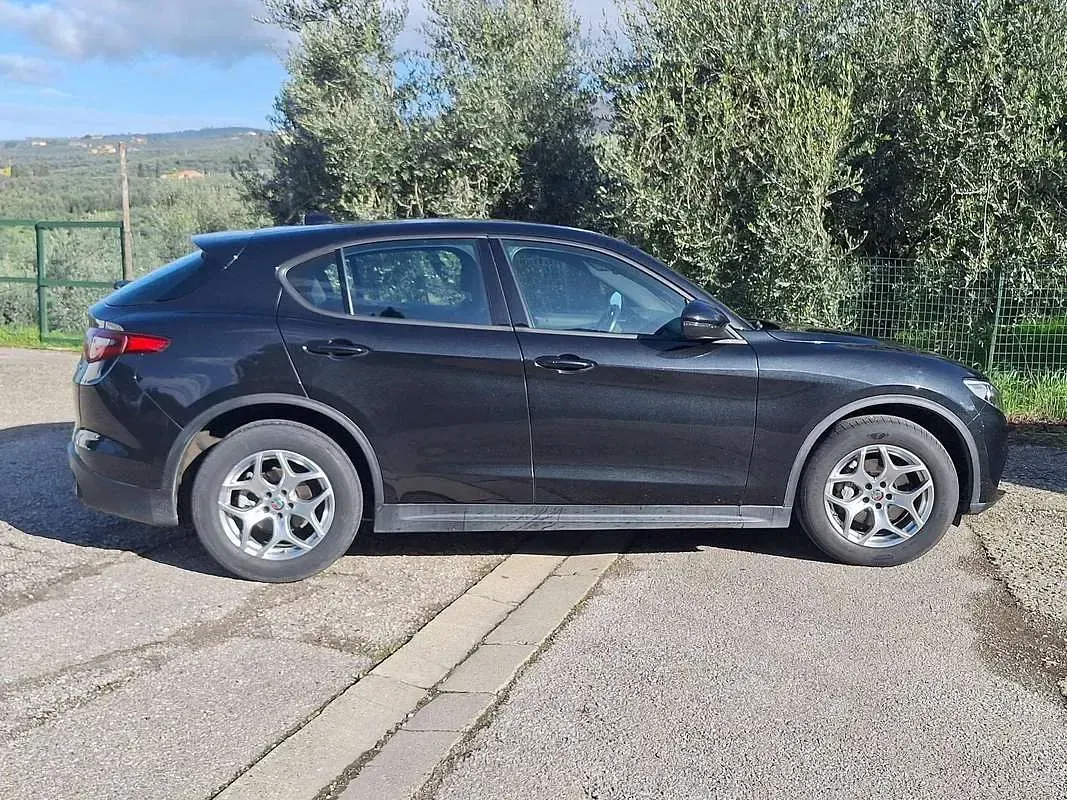 Usata Alfa Romeo Stelvio Business 190 CV (139 kW) 2022 Nero SUV