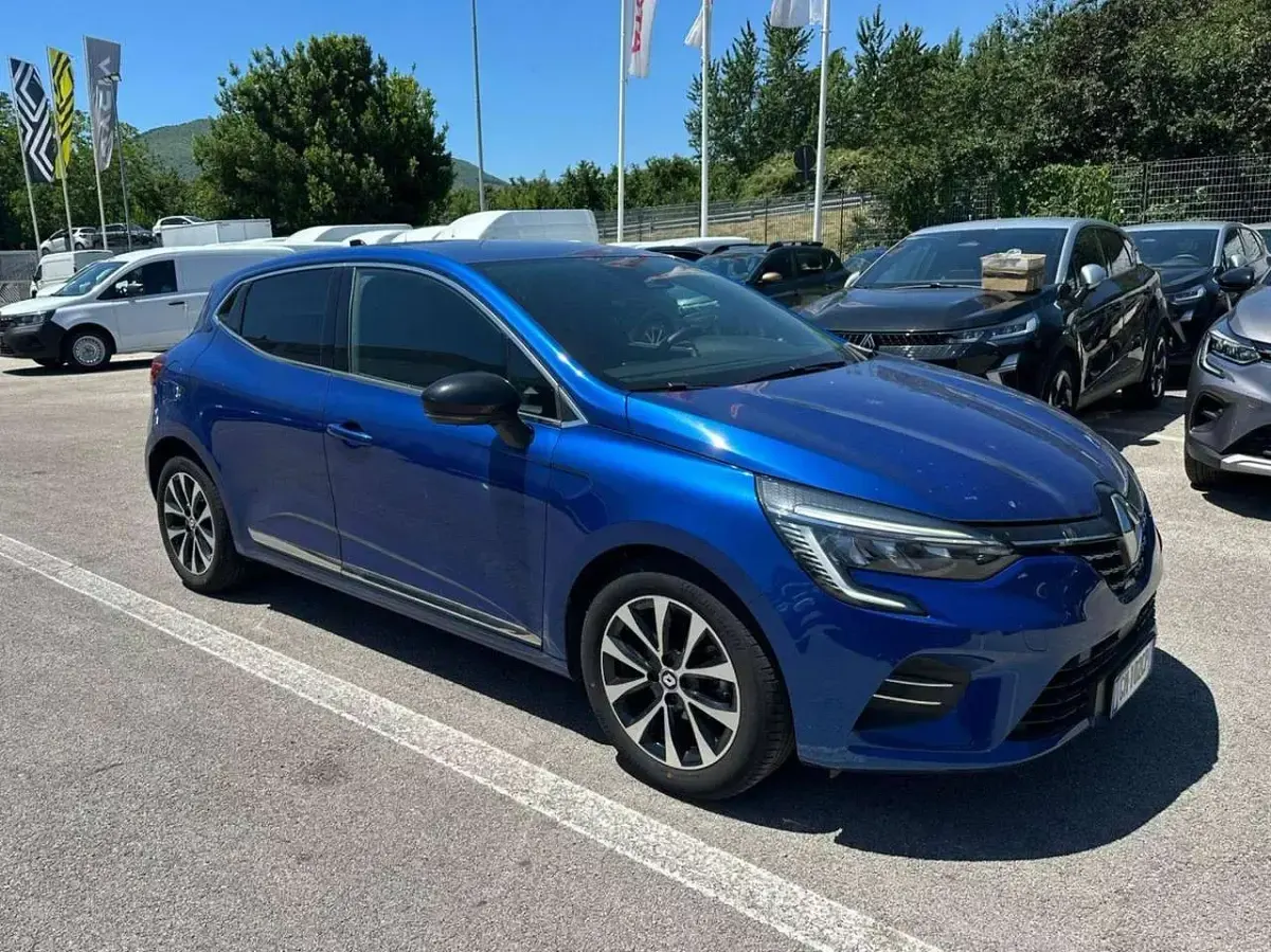 Usata Renault Clio V Intens 91 CV (66 kW) 2023 Blu iron Berlina