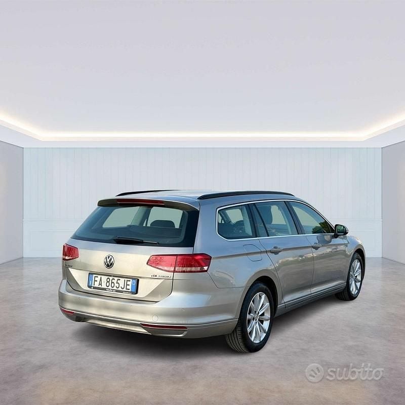 Usata VW Passat Comfortline 120 CV (88 kW) 2015 Grigio Station wagon
