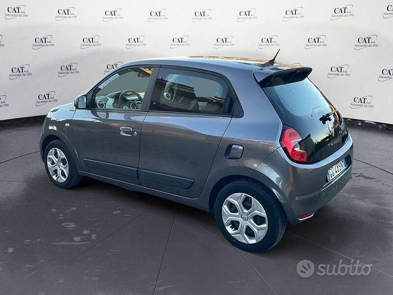 Usata Renault Twingo Zen 60 kW (82 CV) 2021 Grigio Utilitaria