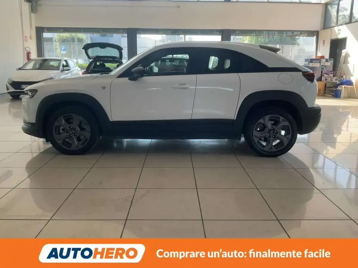 Usata Mazda MX30 Prime-Line 82 CV (60 kW) 2024 Bianco SUV