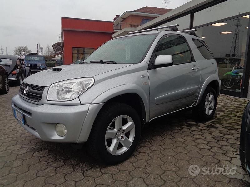 Usata Toyota RAV4 Sol 115 CV (84 kW) 2004 Grigio SUV