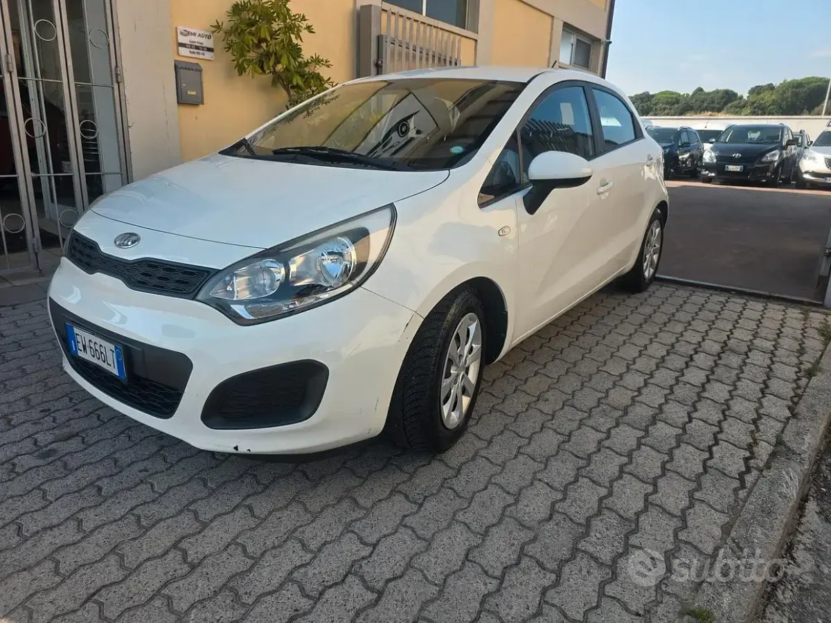 Usata Kia Rio Active 85 CV (62 kW) 2014 Berlina