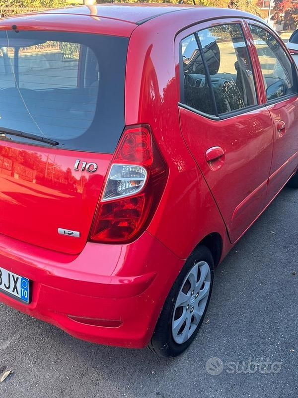 Usata Hyundai i10 84 CV (61 kW) 2012 Rosso Utilitaria