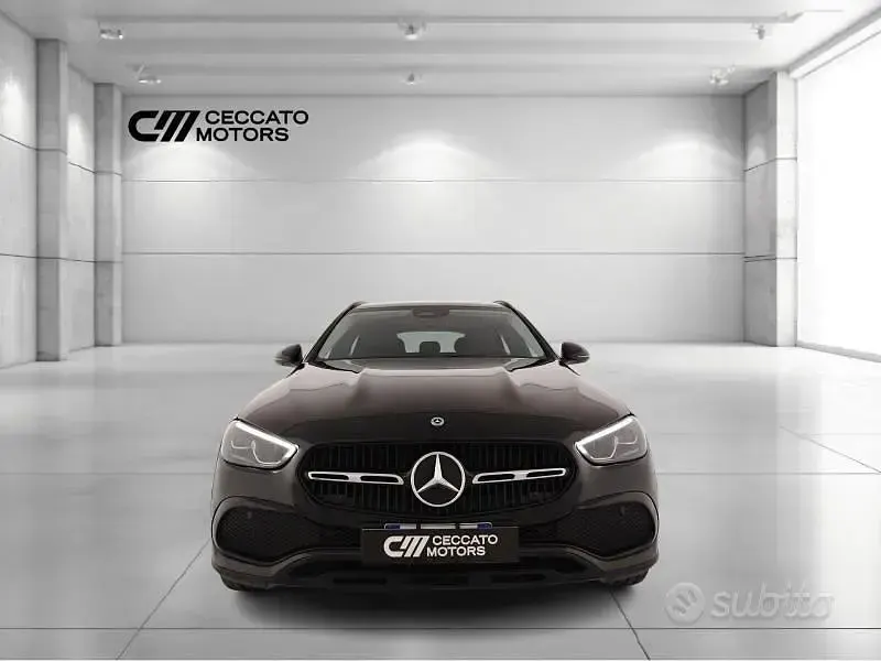 Usata Mercedes C220 200 CV (147 kW) 2022 Nero Station wagon