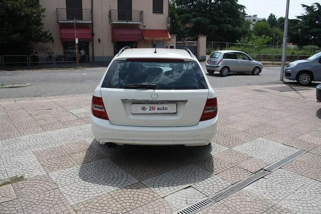 Usata Mercedes C200 Elegance 136 CV (100 kW) 2012 Bianco Station wagon