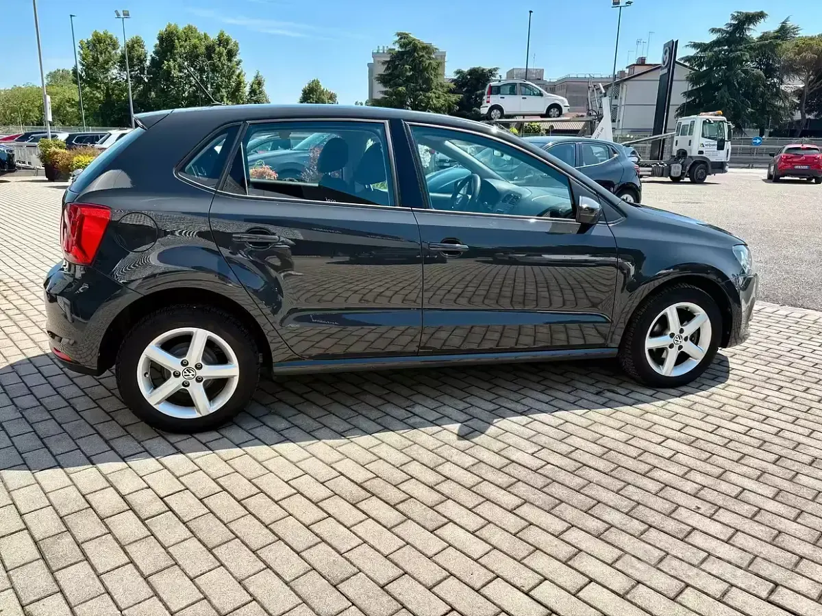 Usata VW Polo Trendline 60 CV (44 kW) 2015 Grigio Berlina