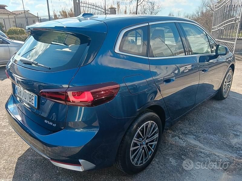 Begagnad BMW 218 Luxury Line 150 HK (110 kW) 2023 Blå Kombi