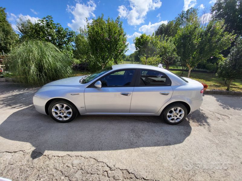 Usata 2007 Alfa Romeo 159 Tre volumi | 1700 € (Super prezzo) - Immagine 1/4