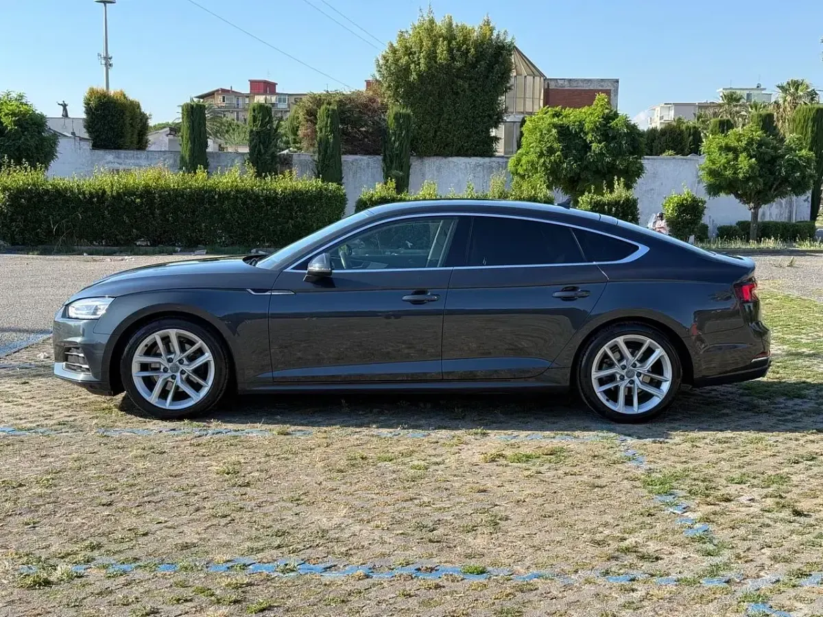 Usata Audi A5 Sportback Comfort 190 CV (139 kW) 2019 Grigio Utilitaria