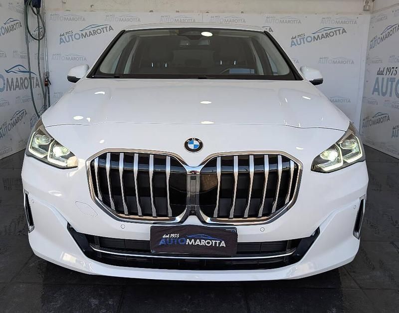 Usata BMW 218 Luxury Line 150 CV (110 kW) 2023 Bianco Monovolume