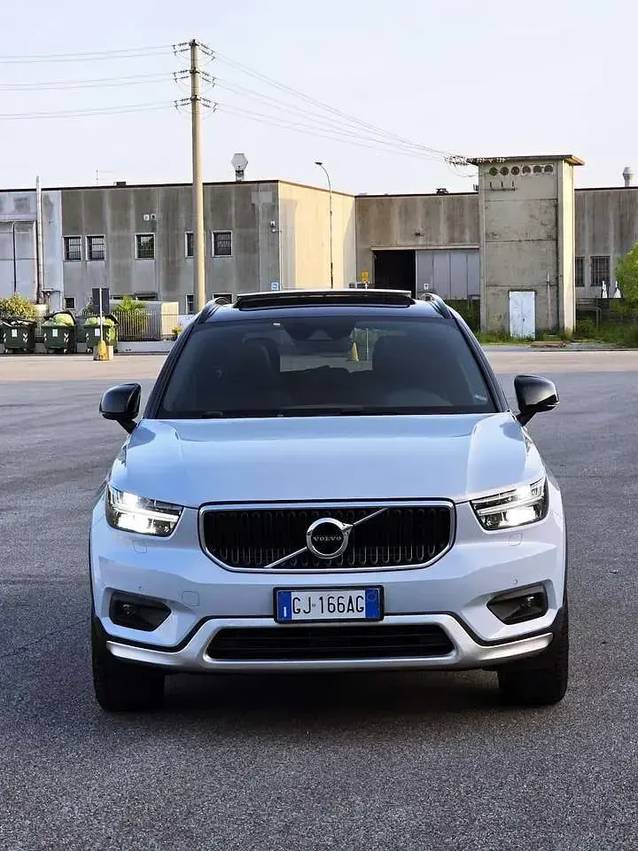 Usata Volvo XC40 R-Design 179 CV (131 kW) 2022 Grigio SUV