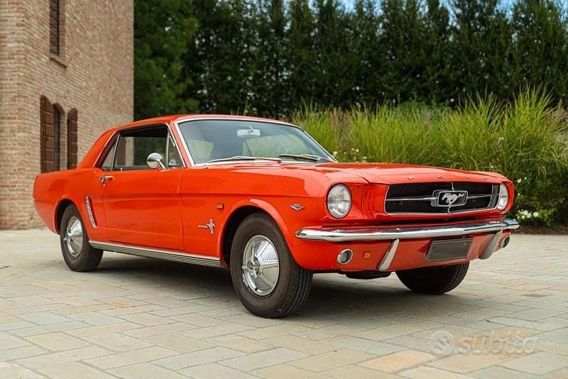 Rosso Usata 1960 Ford Mustang Coupé | 32.000 € - Immagine 1/4